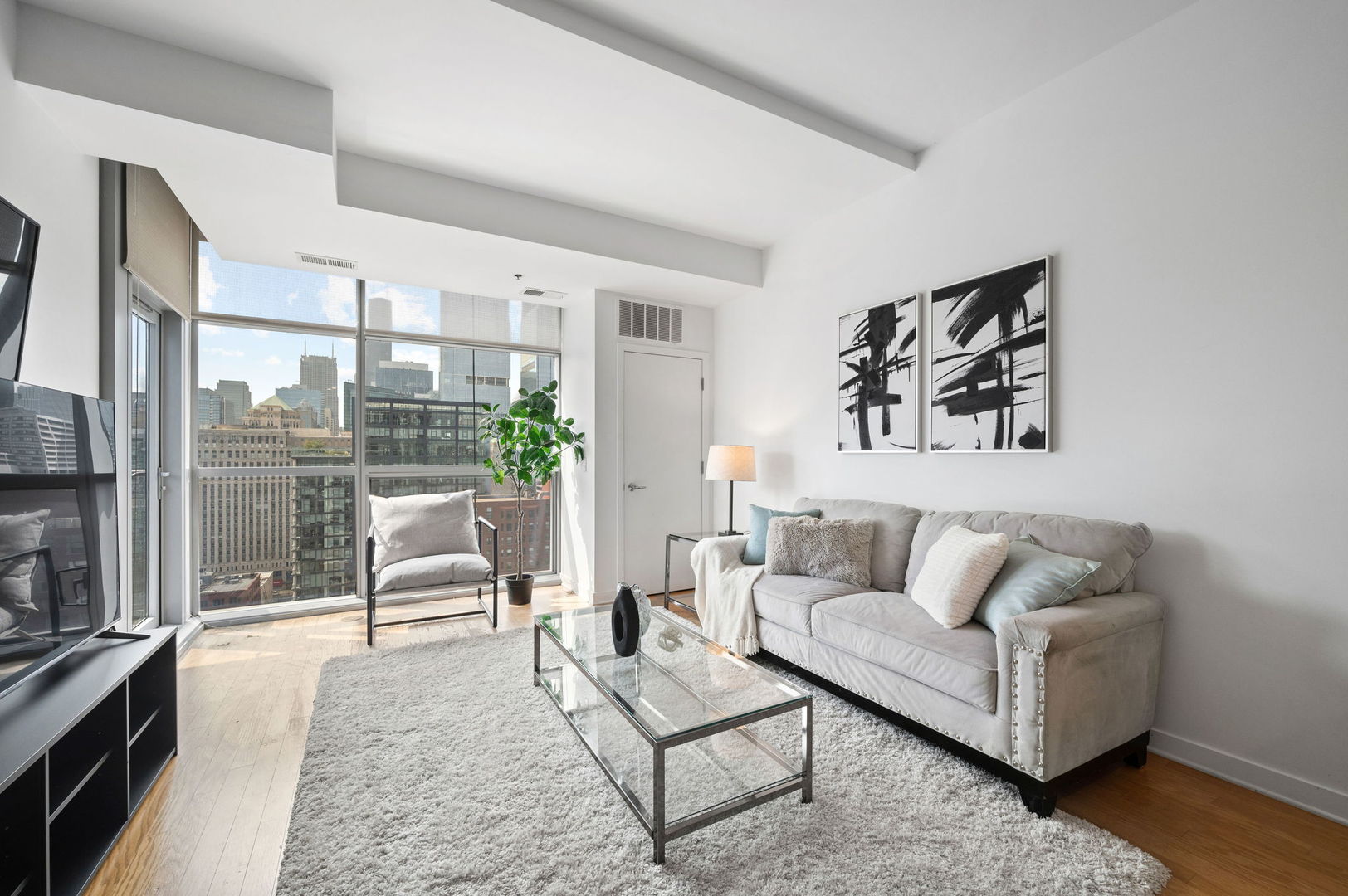 303 W OHIO Street 2504