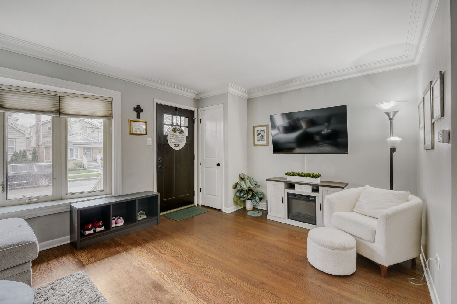 11214 S Sawyer Avenue