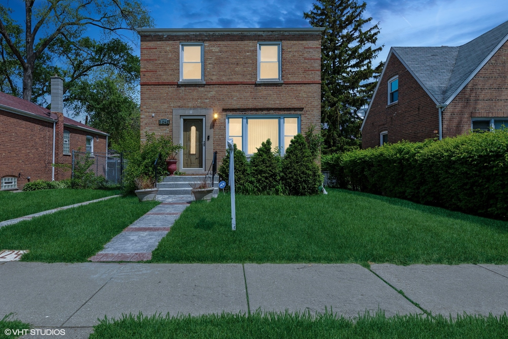 1242 E 98th Street