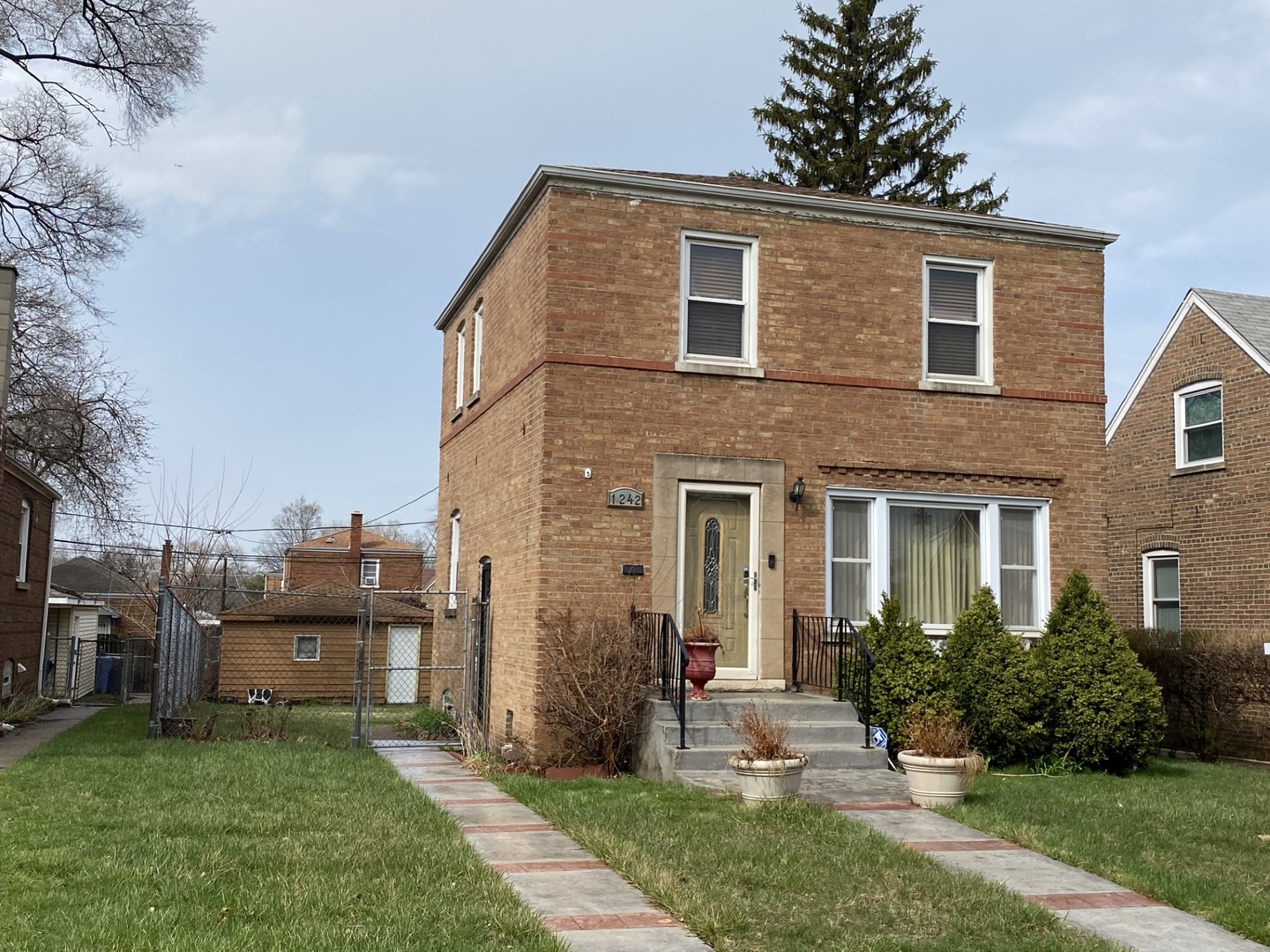 1242 E 98th Street