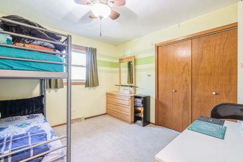 Tiny photo for 654 Blue Spruce Lane, Mundelein, IL 60060 (MLS # 12436751)