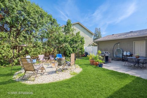Tiny photo for 654 Blue Spruce Lane, Mundelein, IL 60060 (MLS # 12436751)