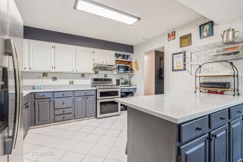 Tiny photo for 654 Blue Spruce Lane, Mundelein, IL 60060 (MLS # 12436751)