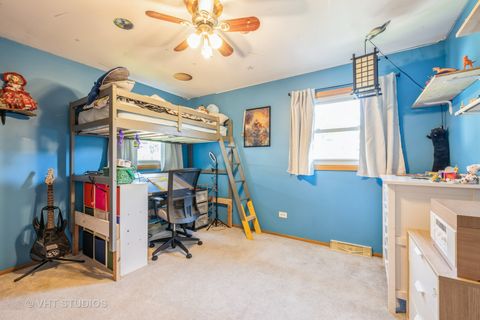 Tiny photo for 654 Blue Spruce Lane, Mundelein, IL 60060 (MLS # 12436751)