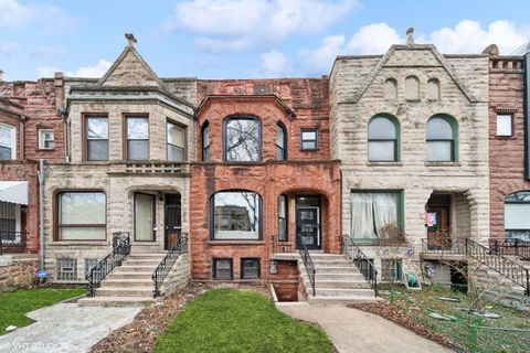 4752 S Champlain Avenue Chicago IL 60615