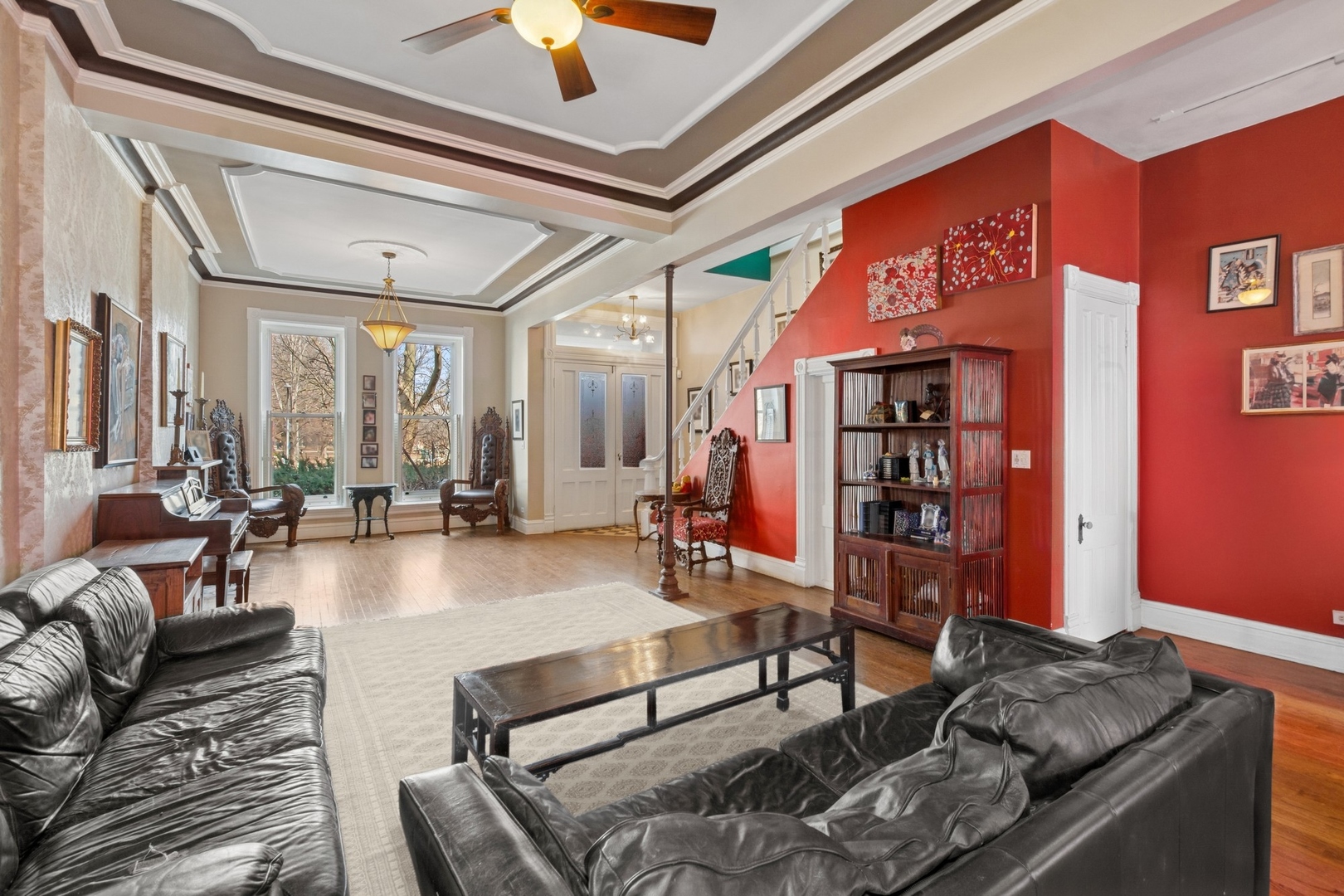 1957 W Schiller Street