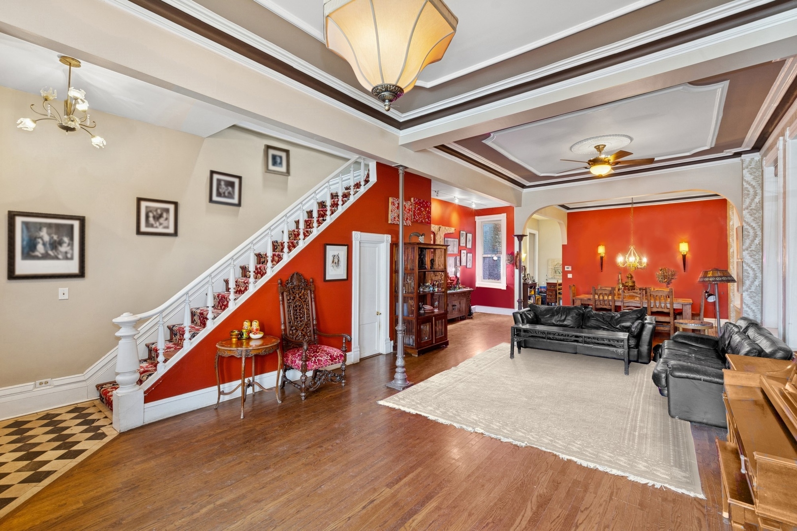 1957 W Schiller Street
