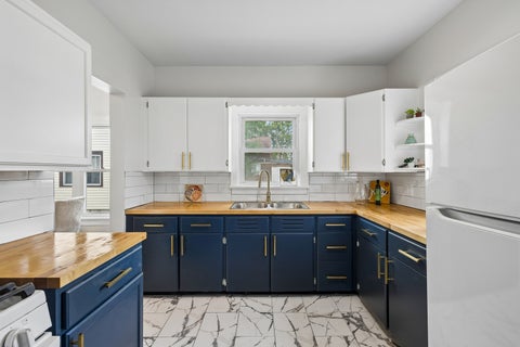 Tiny photo for 3347 Washington Street, Lansing, IL 60438 (MLS # 12758584)