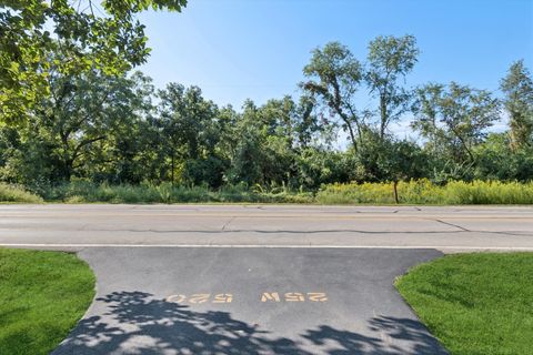 Tiny photo for 25 W 500 Royce Road, Naperville, IL 60565 (MLS # 12477974)
