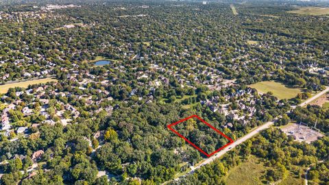 Tiny photo for 25 W 500 Royce Road, Naperville, IL 60565 (MLS # 12477974)