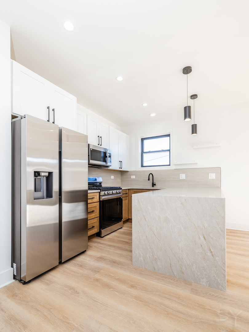 3215 W Fulton Street