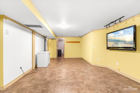 Tiny photo for 129 Seton Creek Drive, Oswego, IL 60543 (MLS # 12572115)