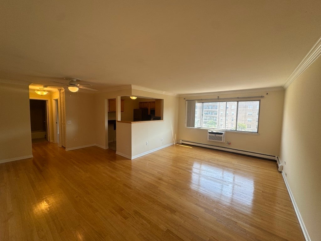 205 W Miner Street 407