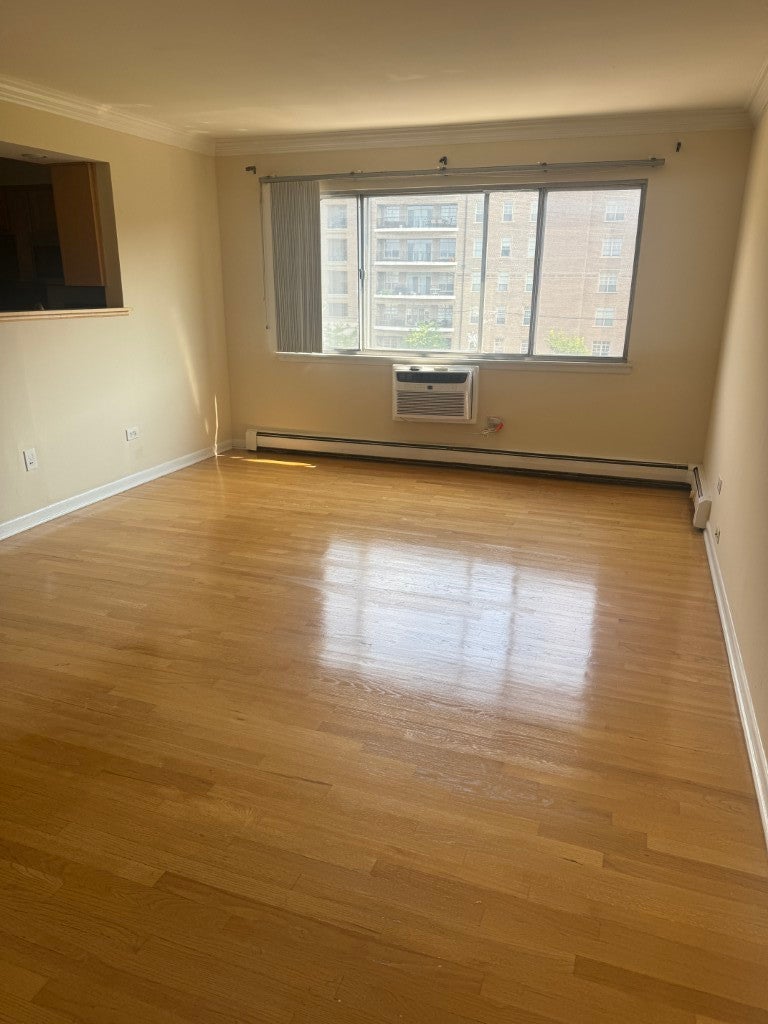 205 W Miner Street 407