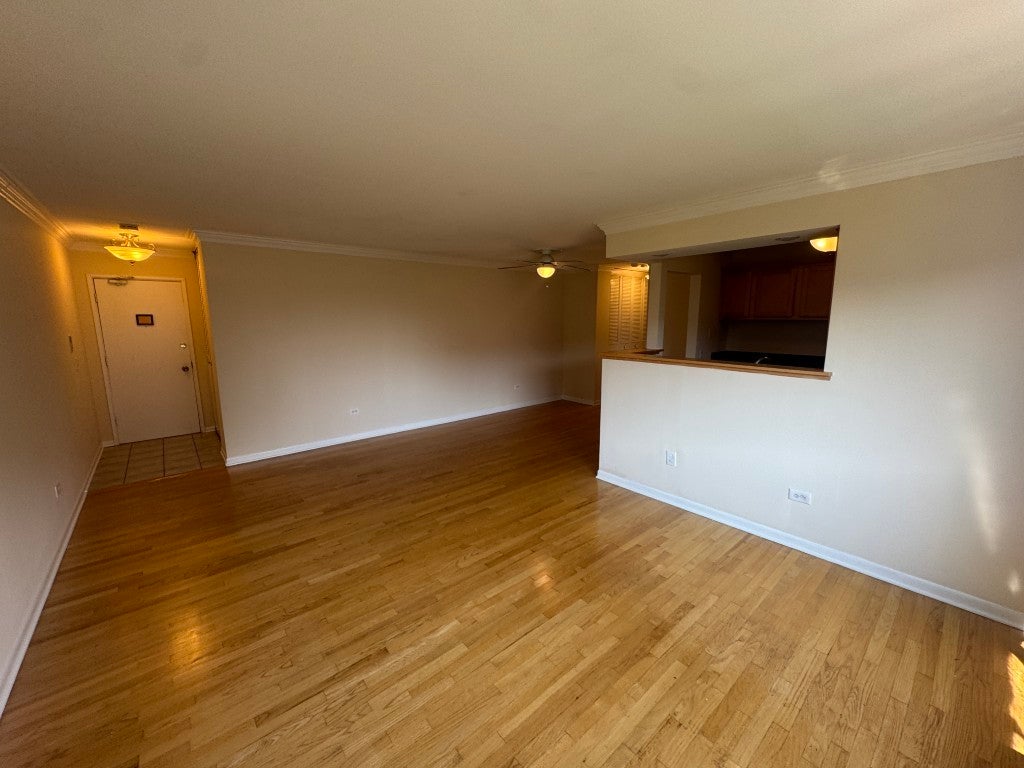 205 W Miner Street 407