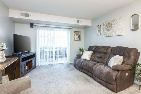 Tiny photo for 726 N Gary Avenue #109A, Carol Stream, IL 60188 (MLS # 12511785)