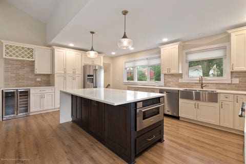 Tiny photo for 2003 E Lillian Lane, Arlington Heights, IL 60004 (MLS # 12724621)