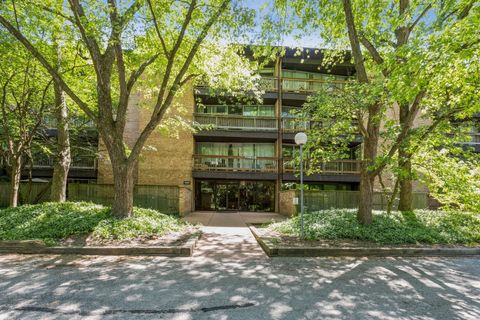 5600 Hillcrest Lane 130-3K Lisle IL 60532