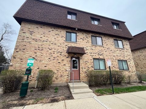 Photo of 9700 Bianco Terrace #2D, Des Plaines, IL 60016 (MLS # 12606504)
