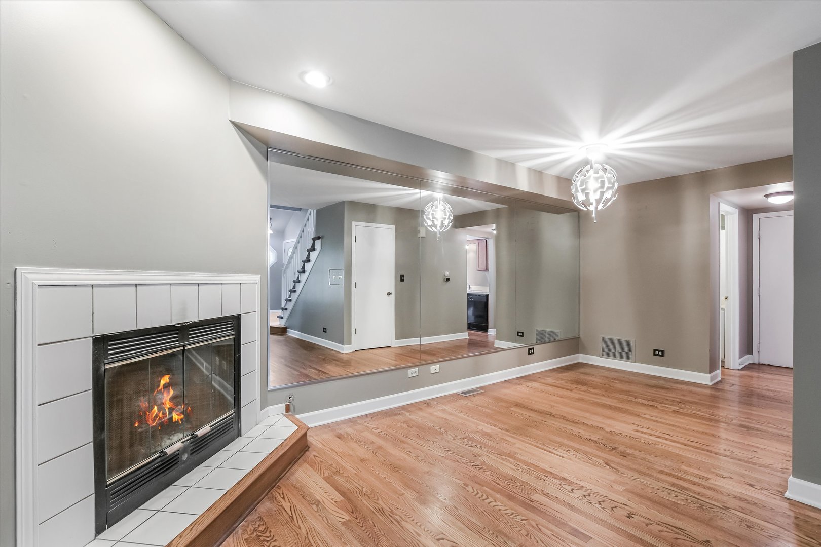 1959 Lancaster Court 1