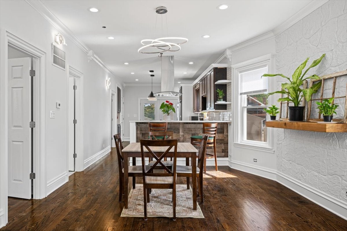 135 S 19th Avenue