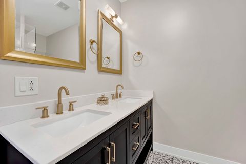 Tiny photo for 3806 S INDIANA Avenue, Chicago, IL 60653 (MLS # 12353930)