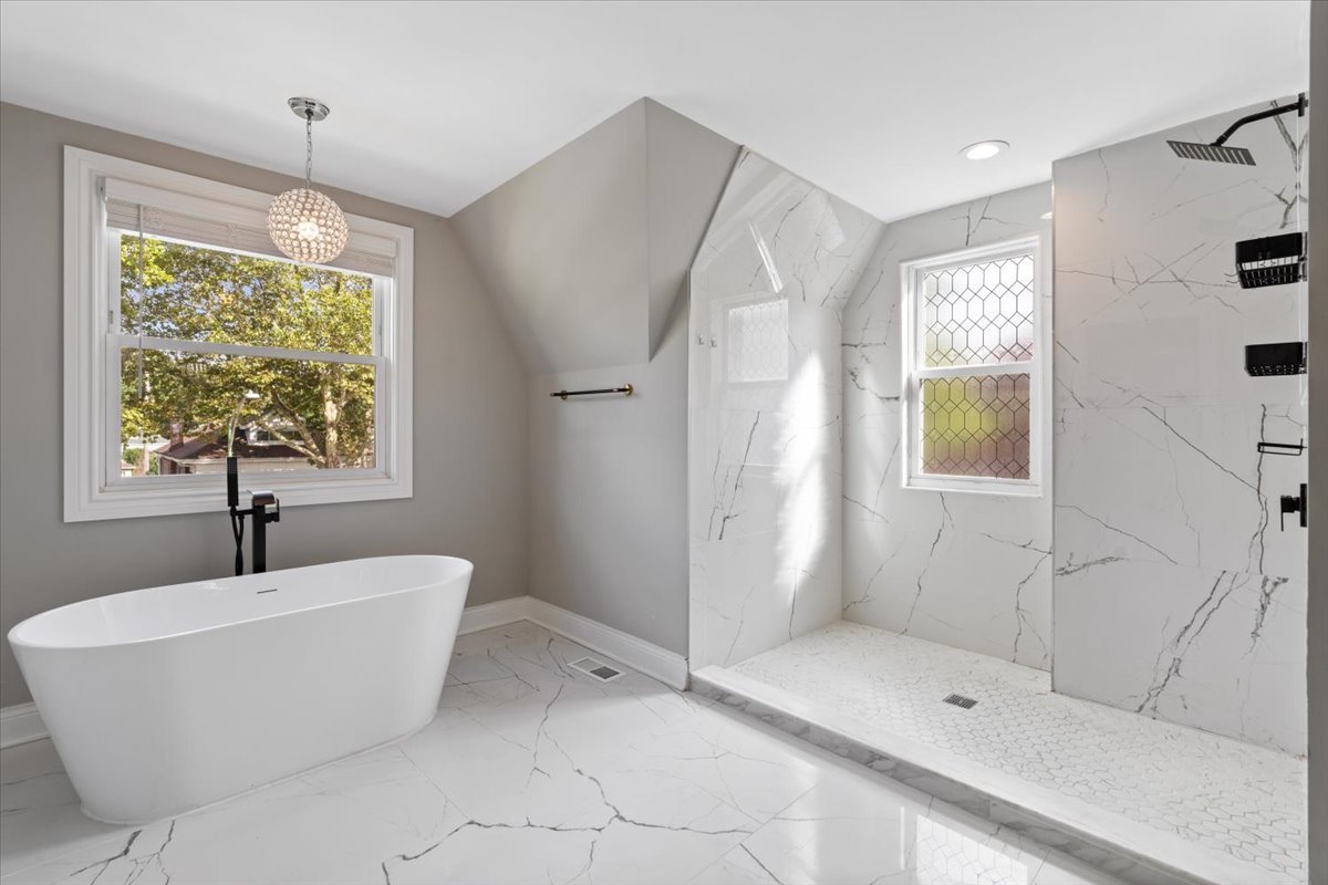 Chicago, Illinois 60649, United States, 4 Bedrooms Bedrooms, ,4 BathroomsBathrooms,Residential,Active,217739