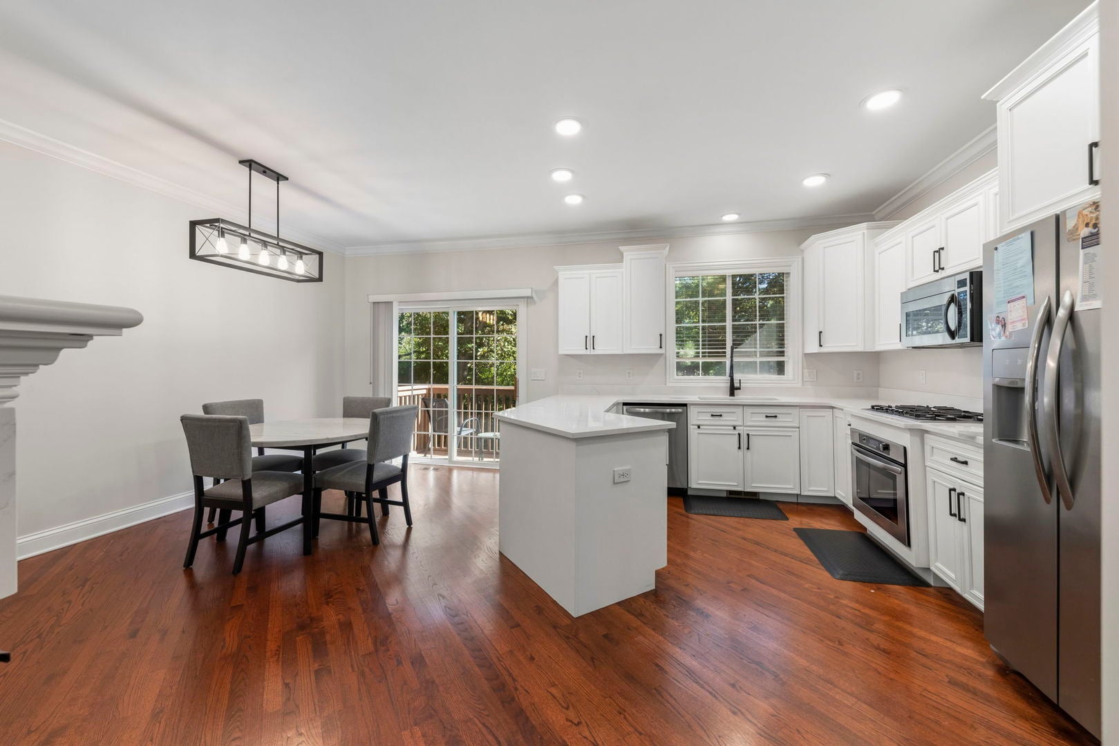 808 Shandrew Drive 808
