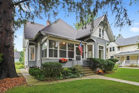 Tiny photo for 121 Park Avenue, Grayslake, IL 60030 (MLS # 12493365)