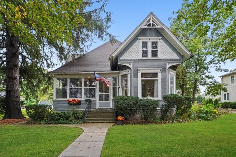 Photo of 121 Park Avenue, Grayslake, IL 60030 (MLS # 12493365)