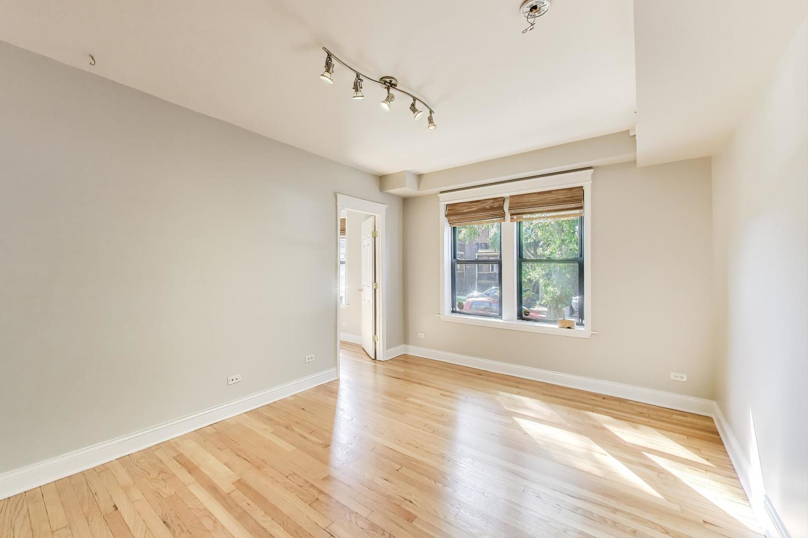 2723 W Wellington Avenue 1