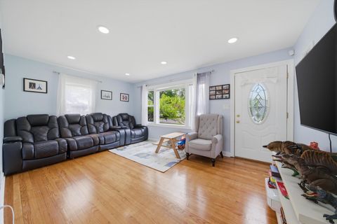 Tiny photo for 121 West Drive, Northlake, IL 60164 (MLS # 12583953)