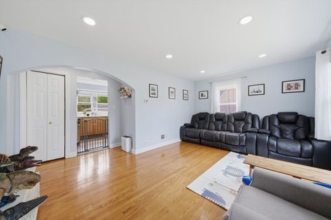 Tiny photo for 121 West Drive, Northlake, IL 60164 (MLS # 12583953)