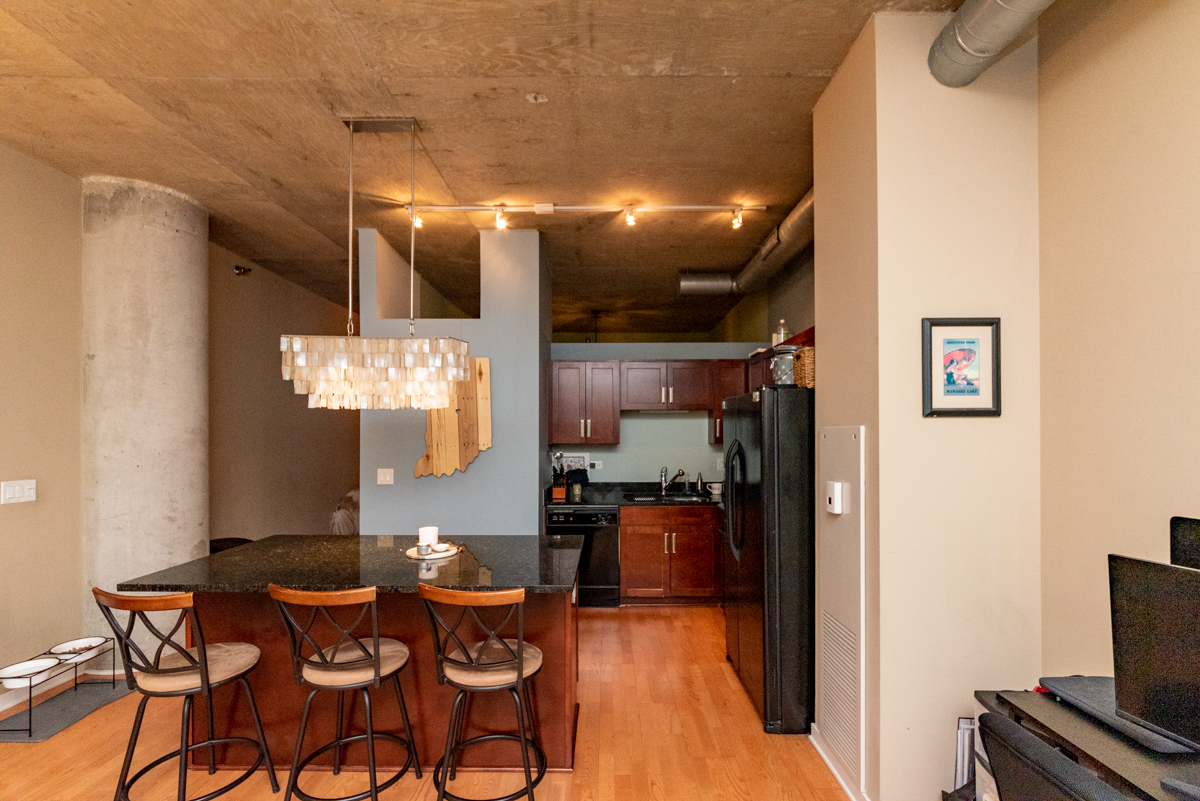 700 N Larrabee Street 803