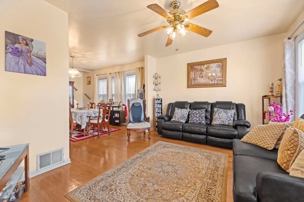 5349 W Fletcher Street