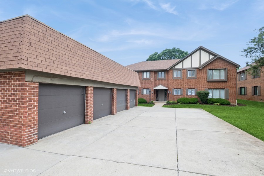 48 Parliament Drive W 132