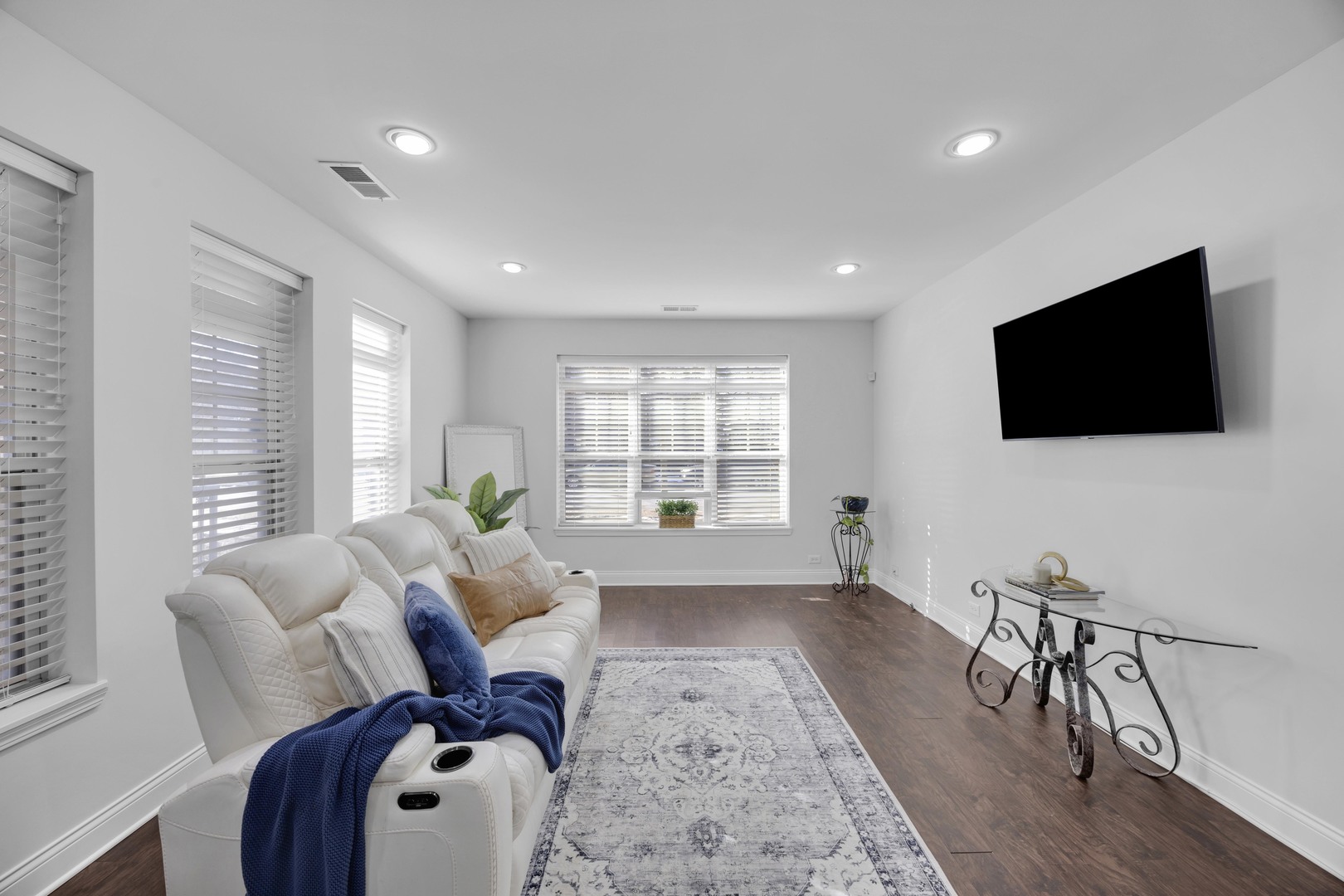 3817 S Ellis Avenue 101