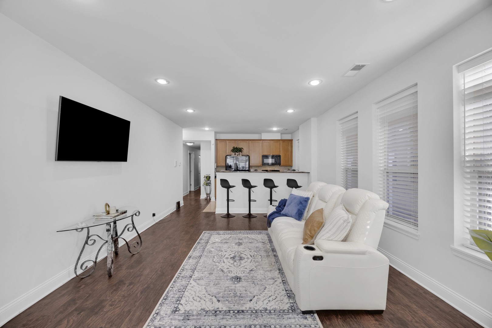 3817 S Ellis Avenue 101