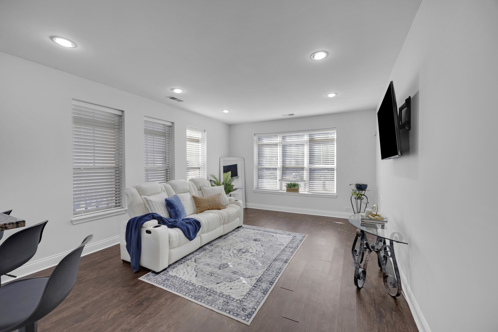 3817 S Ellis Avenue 101