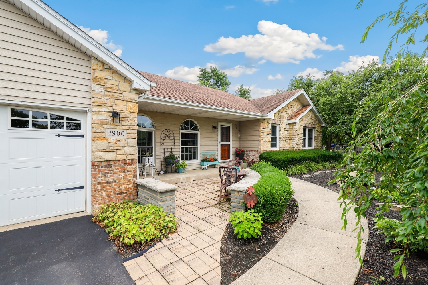 2900 Abbington Drive