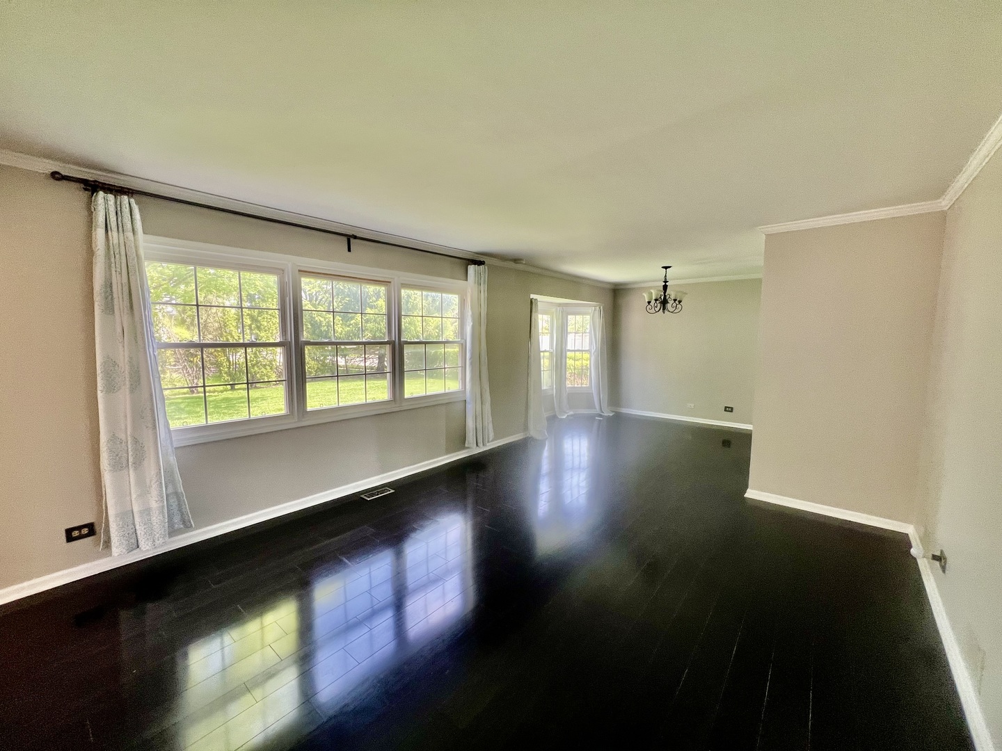 27w280 Churchill Road