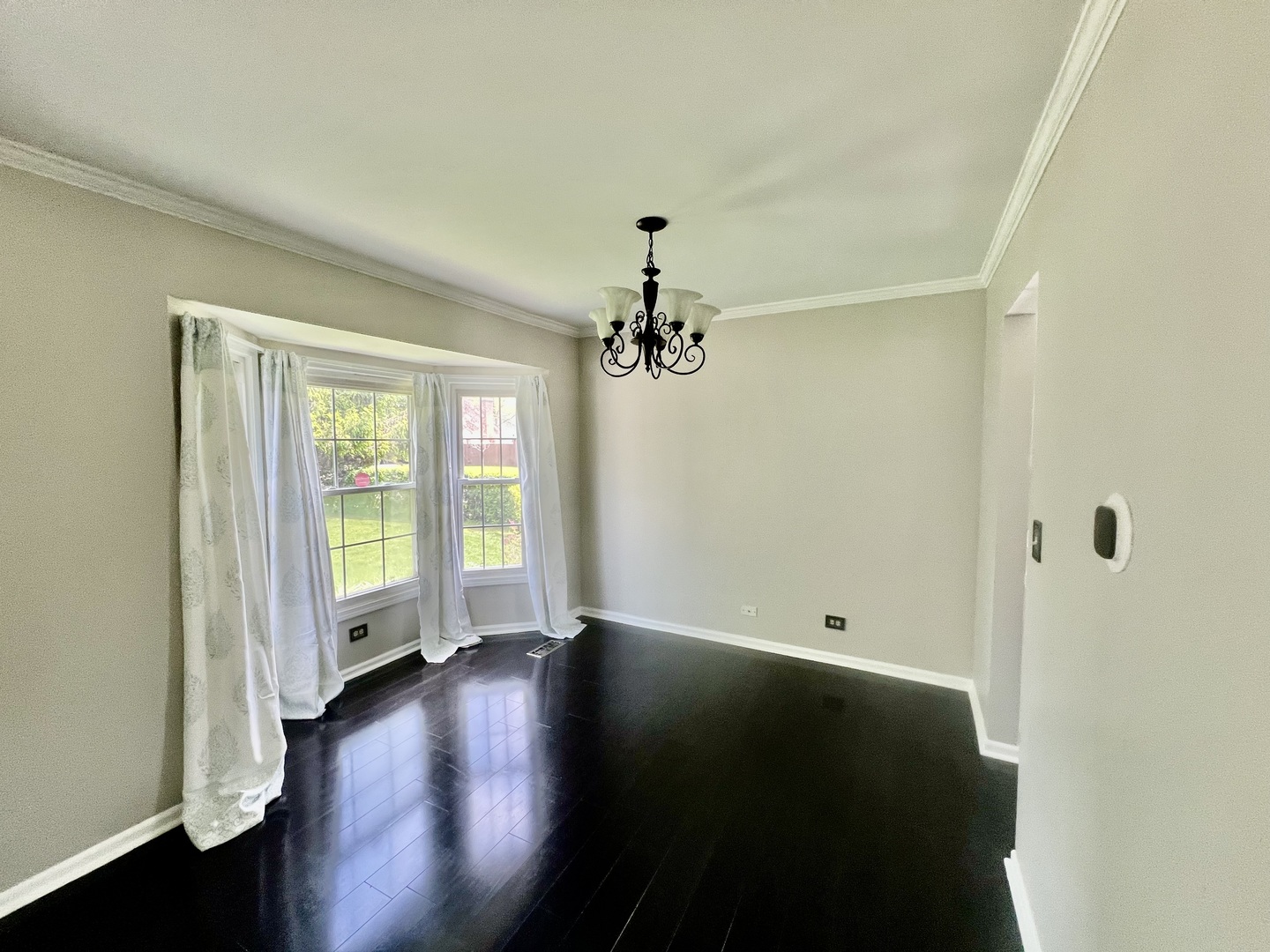 27w280 Churchill Road