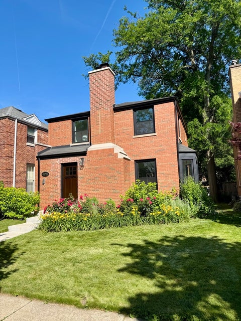 Photo of 6217 N Leona Avenue, Chicago, IL 60646 (MLS # 12687526)
