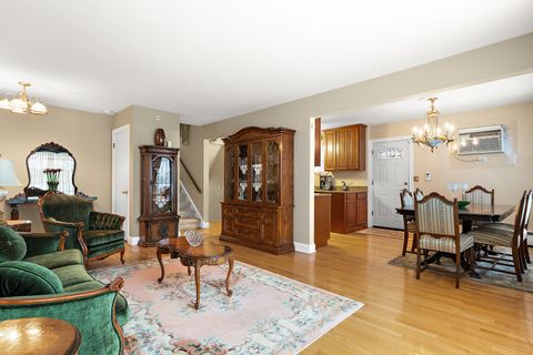 Tiny photo for 4211 W Devon Avenue, Chicago, IL 60646 (MLS # 12559659)