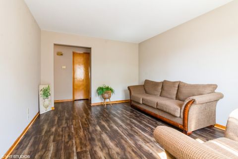 Tiny photo for 613 E 3rd Street #4, Lockport, IL 60441 (MLS # 12389289)