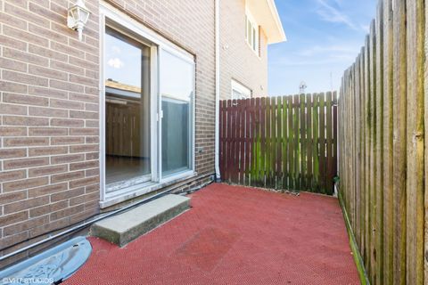 Tiny photo for 613 E 3rd Street #4, Lockport, IL 60441 (MLS # 12389289)