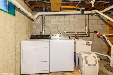 Tiny photo for 613 E 3rd Street #4, Lockport, IL 60441 (MLS # 12389289)