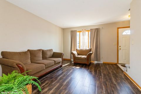 Tiny photo for 613 E 3rd Street #4, Lockport, IL 60441 (MLS # 12389289)