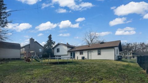 Tiny photo for 5505 W Shore Drive, McHenry, IL 60050 (MLS # 12604084)