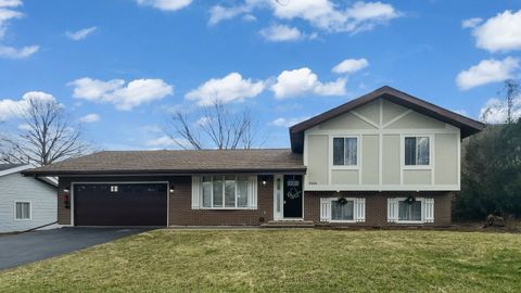 Photo of 5505 W Shore Drive, McHenry, IL 60050 (MLS # 12604084)